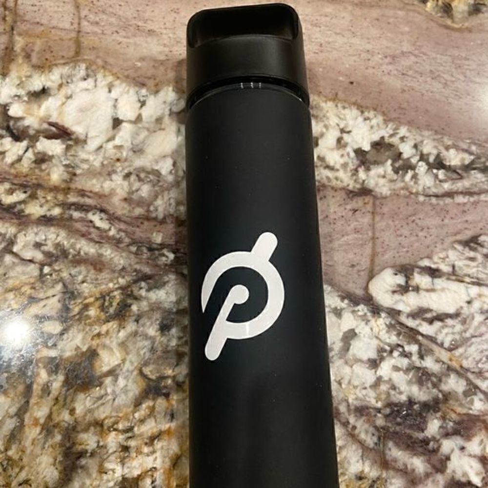 𝅺Peloton18 oz  glass‎ water bottle